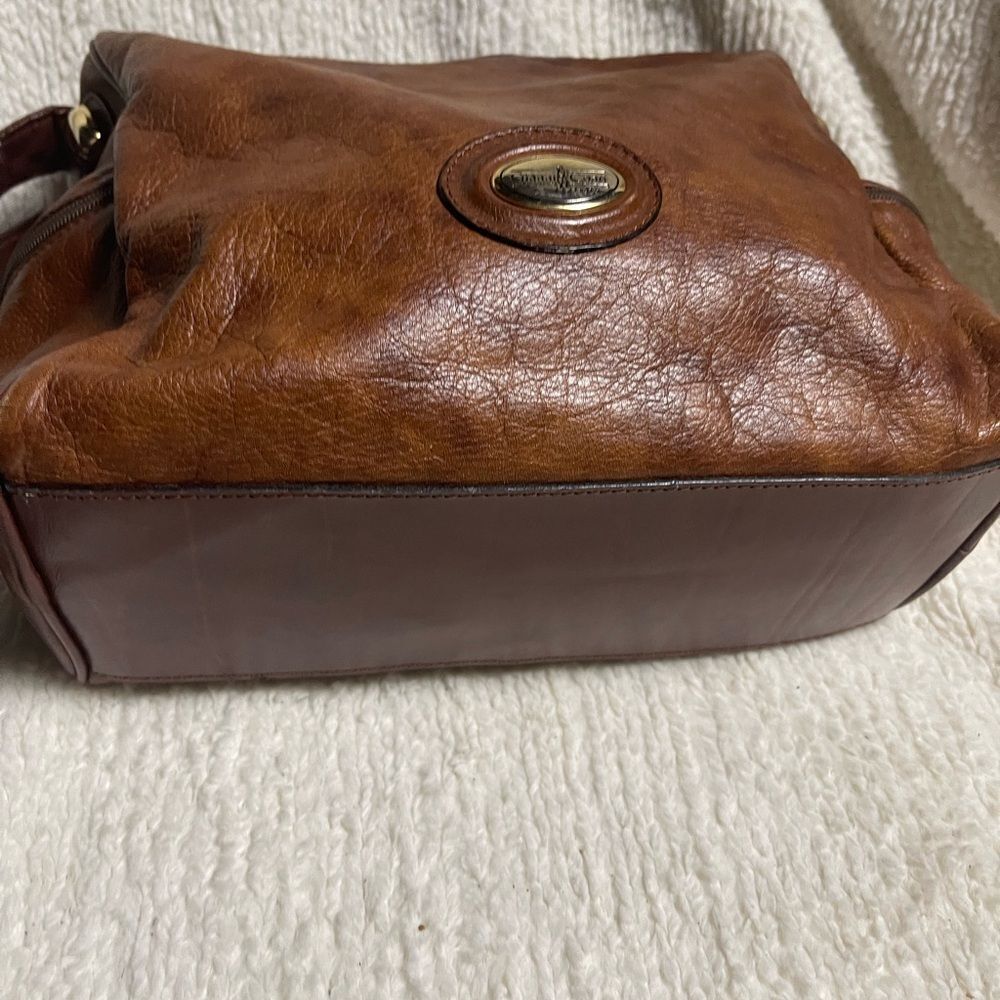 Gianni Conti Brown Leather medium Shoulder Bag with gold tone hardwares - Picture 9 of 16